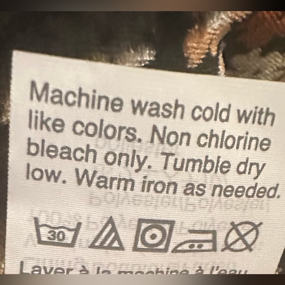 Madewell  Velvet Wrap Top in Petite Blooms - Picture 9 of 9